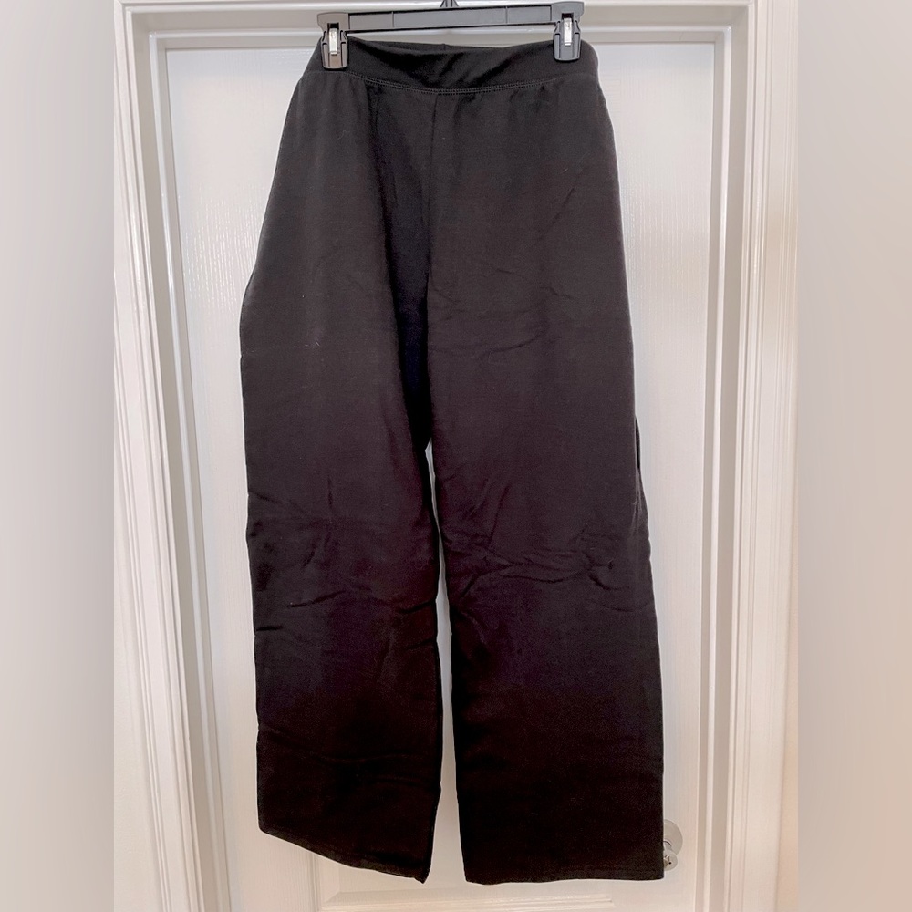 Hanes wide leg sweat pants size XXLarge- black. Never worn